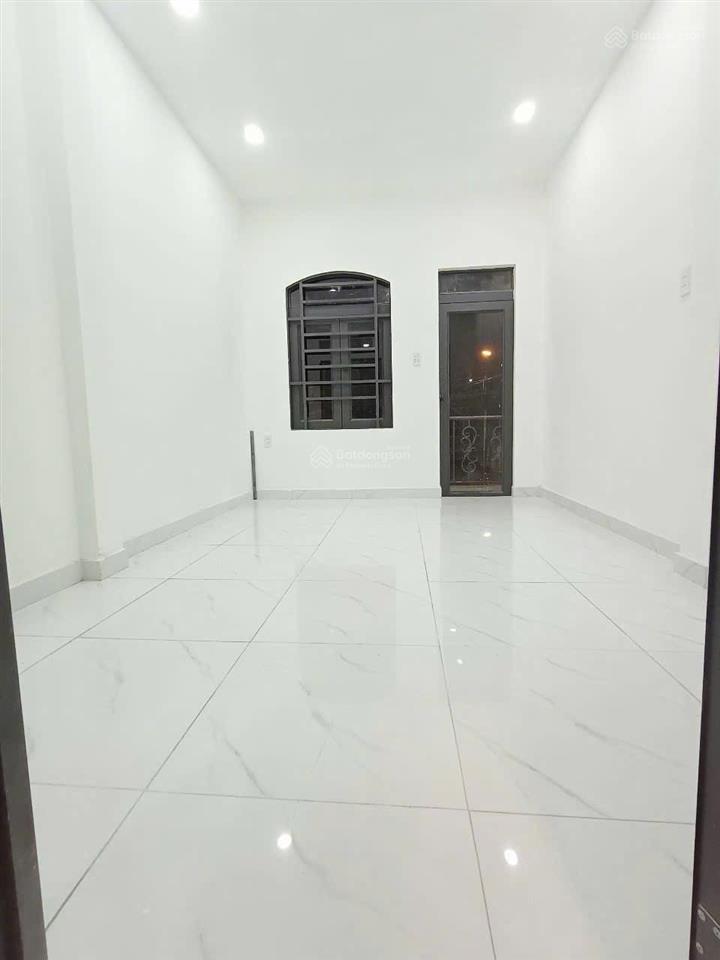 Nhà mtd 14a bình hưng hoà, 3 lầu, 3pn3wc. giá sang tên chỉ 2tỷ630triệu. sổ sẵn