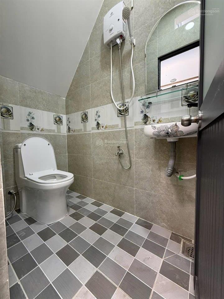Nhà 1/ đường chiến lược, bình trị đông a, bình tân. 1 trệt 2 lầu 2pn2wc. giá chỉ 1,89tỷ tl nhẹ. sr