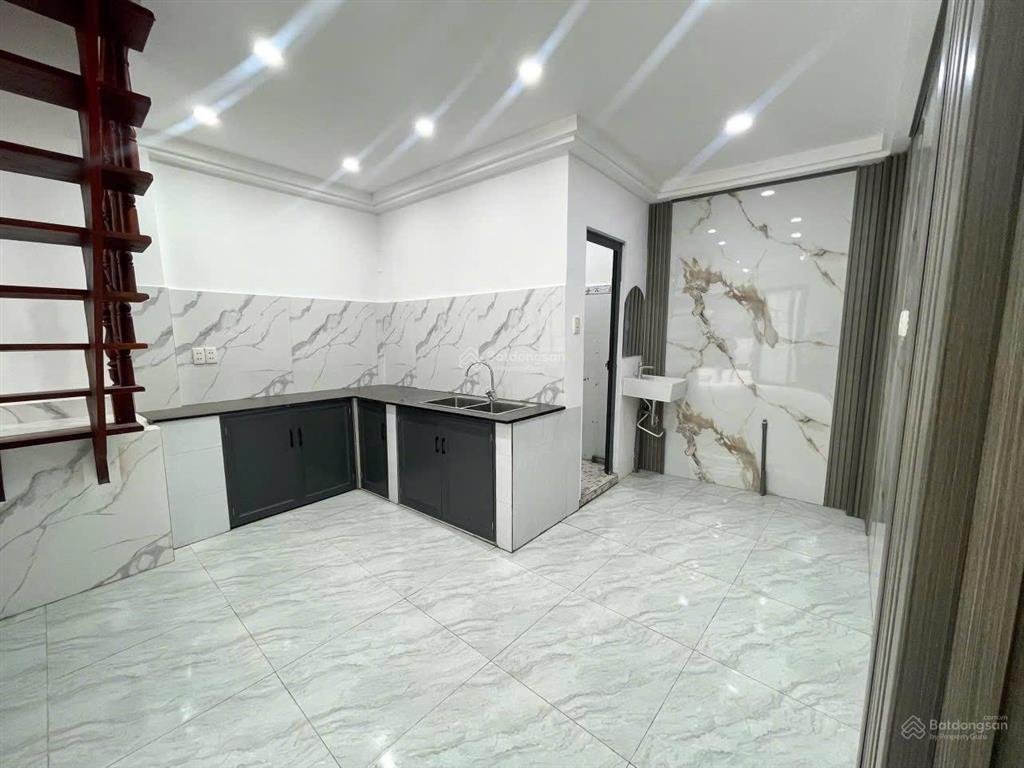 Nhà đẹp giáp tân phú hẻm 8m. giá tốt chỉ chỉ 4,35tỷ. 2pn2wc. sổ riêng sẵn. nhà mới dọn vào ở ngay.