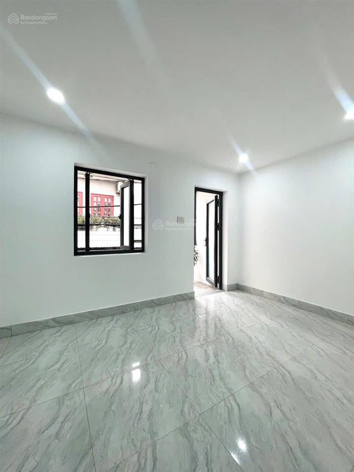 Nhà đẹp giáp tân phú hẻm 8m. giá tốt chỉ chỉ 4,35tỷ. 2pn2wc. sổ riêng sẵn. nhà mới dọn vào ở ngay.