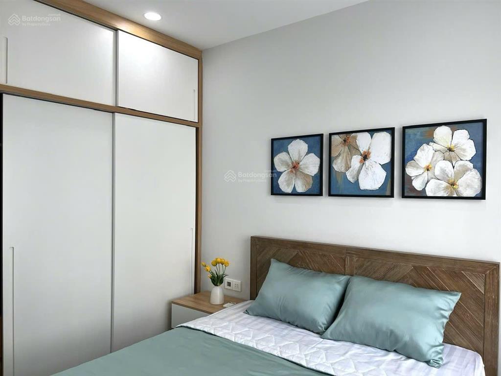 Cho thuê ch 76m 2pn2wc co noi that,free phí qli giá 17tr/thang cc sunrise city view  0937 781 ***