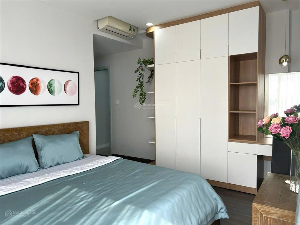 Cho thuê ch 76m 2pn2wc co noi that,free phí qli giá 17tr/thang cc sunrise city view  0937 781 ***