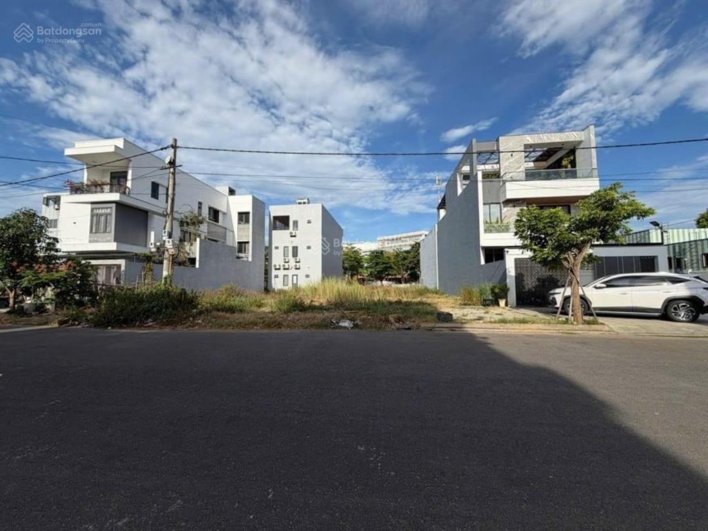 Mặt tiền vũ văn cẩn ngang 7,5m  khu đô thị phú mỹ an  fpt city  sát sông cổ cò