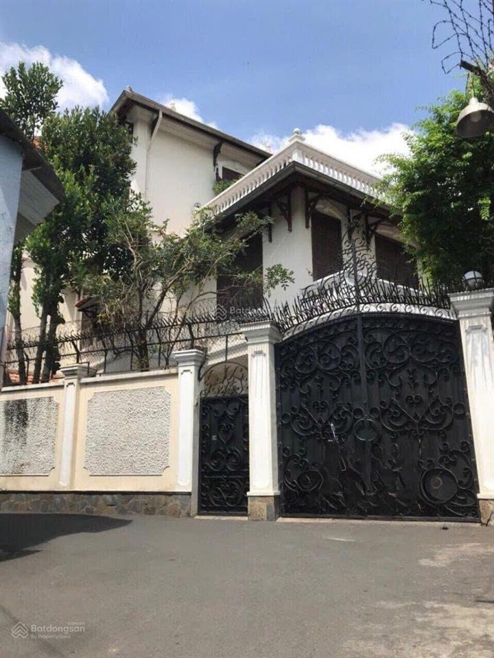 Bán biệt thự kiểu pháp hồ bơi, sân vườn trung tâm quận 3 đường trần quốc thảo sẳn hdt