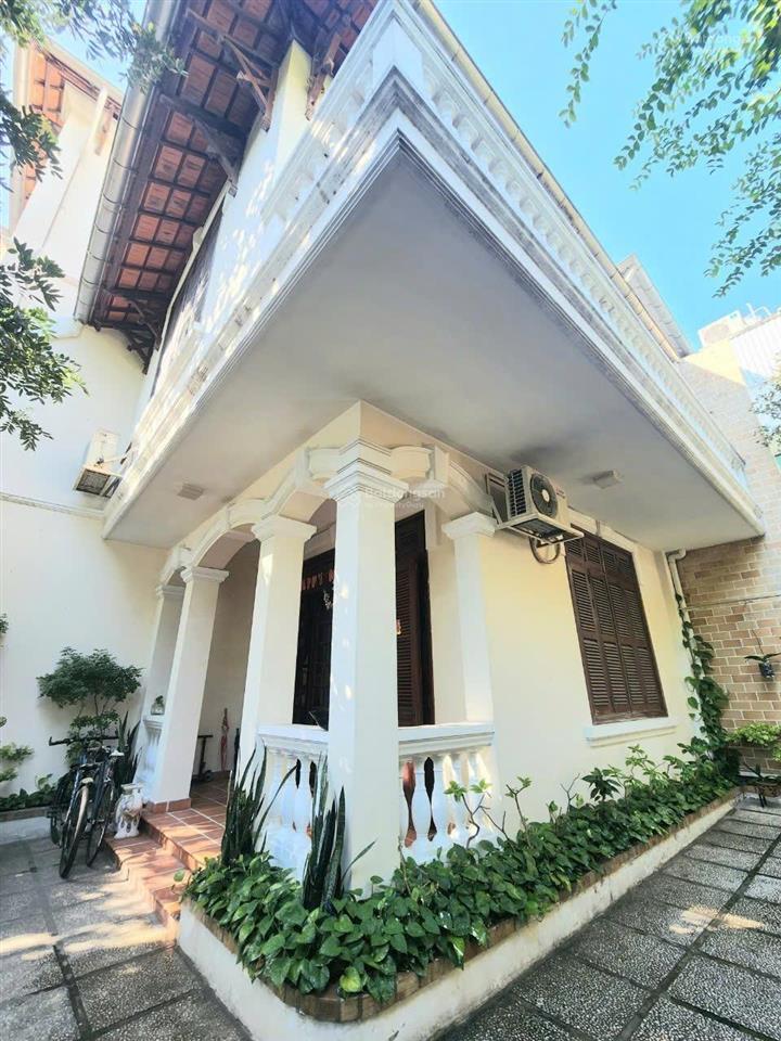 Bán biệt thự kiểu pháp hồ bơi, sân vườn trung tâm quận 3 đường trần quốc thảo sẳn hdt