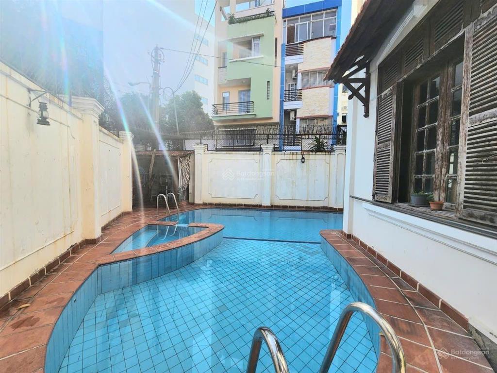Bán biệt thự kiểu pháp hồ bơi, sân vườn trung tâm quận 3 đường trần quốc thảo sẳn hdt