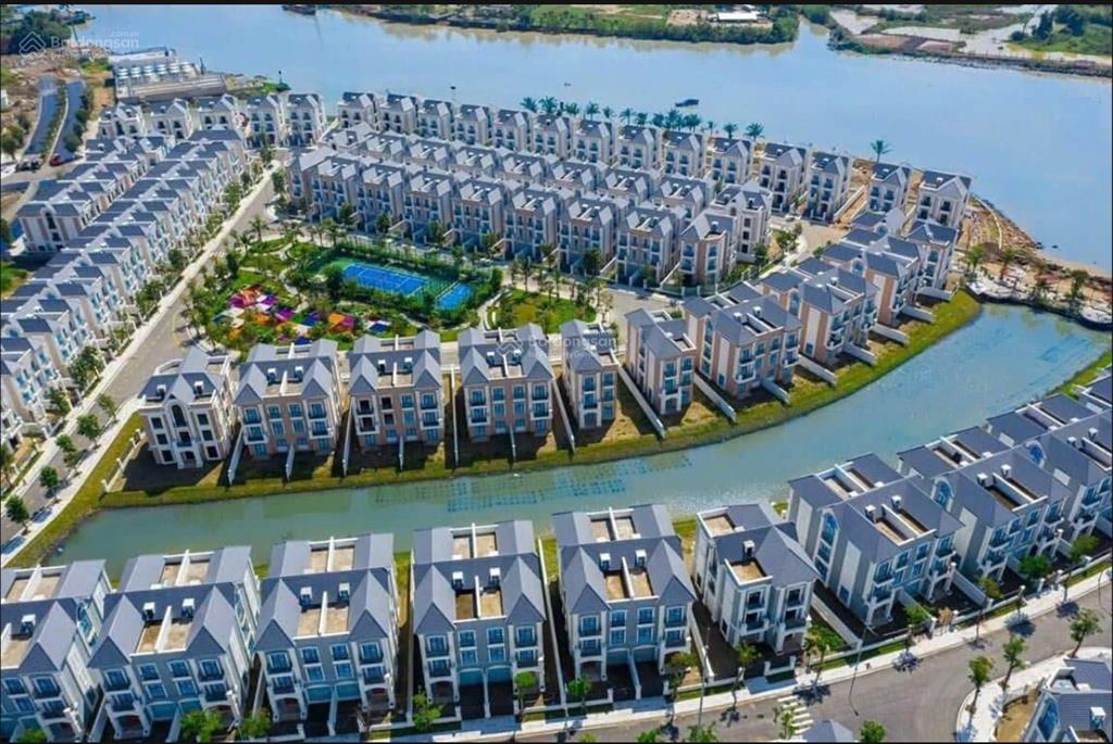 Bán nhà phố vinhomes grand park giá tốt nhất toàn khu  sẵn sổ công chứng ngay