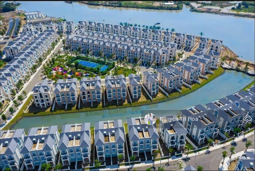 Chính chủ gửi bán căn nhà phố mahattan 126m2 ngang 7m rẻ nhất vinhomes grand park