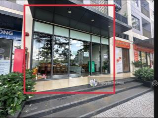 Shop chân đế vinhomes grand park 64m2 đang cho thuê 25tr/tháng, mặt tiền đường gần trường học