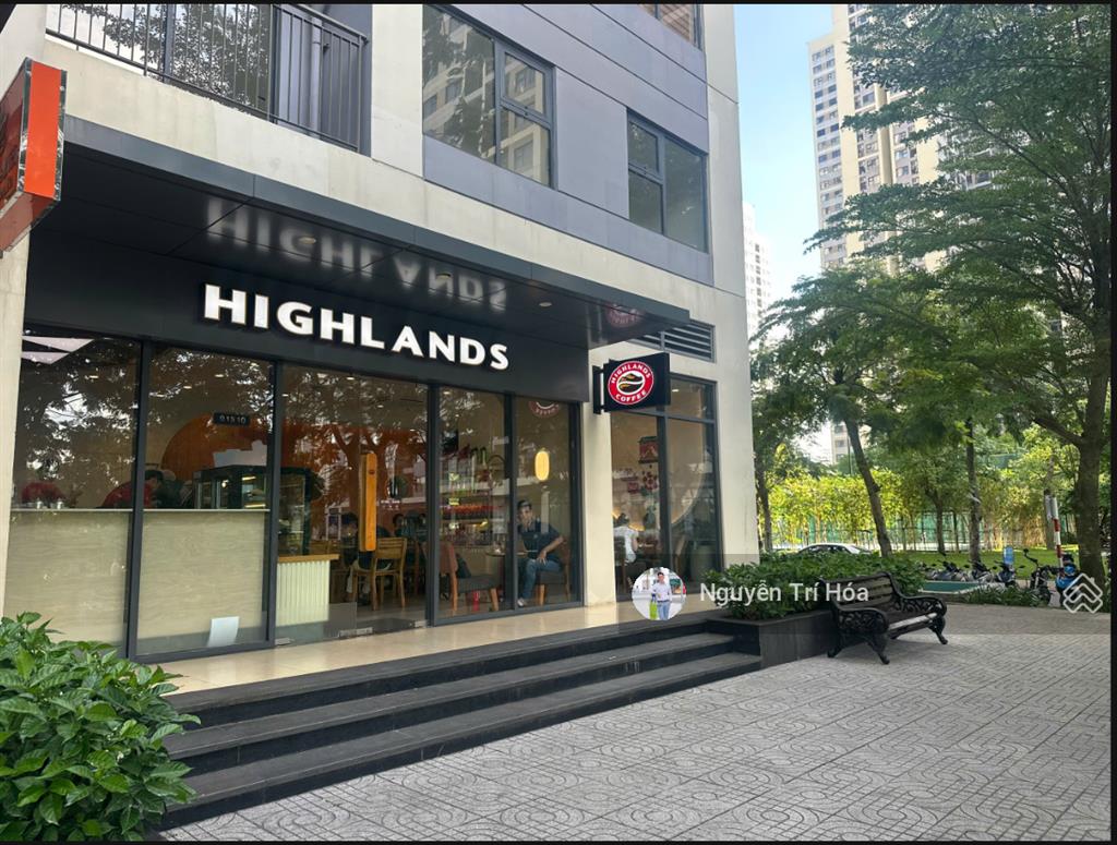 Shop chân đế vinhomes grand park 64m2 đang cho thuê 25tr/tháng, mặt tiền đường gần trường học