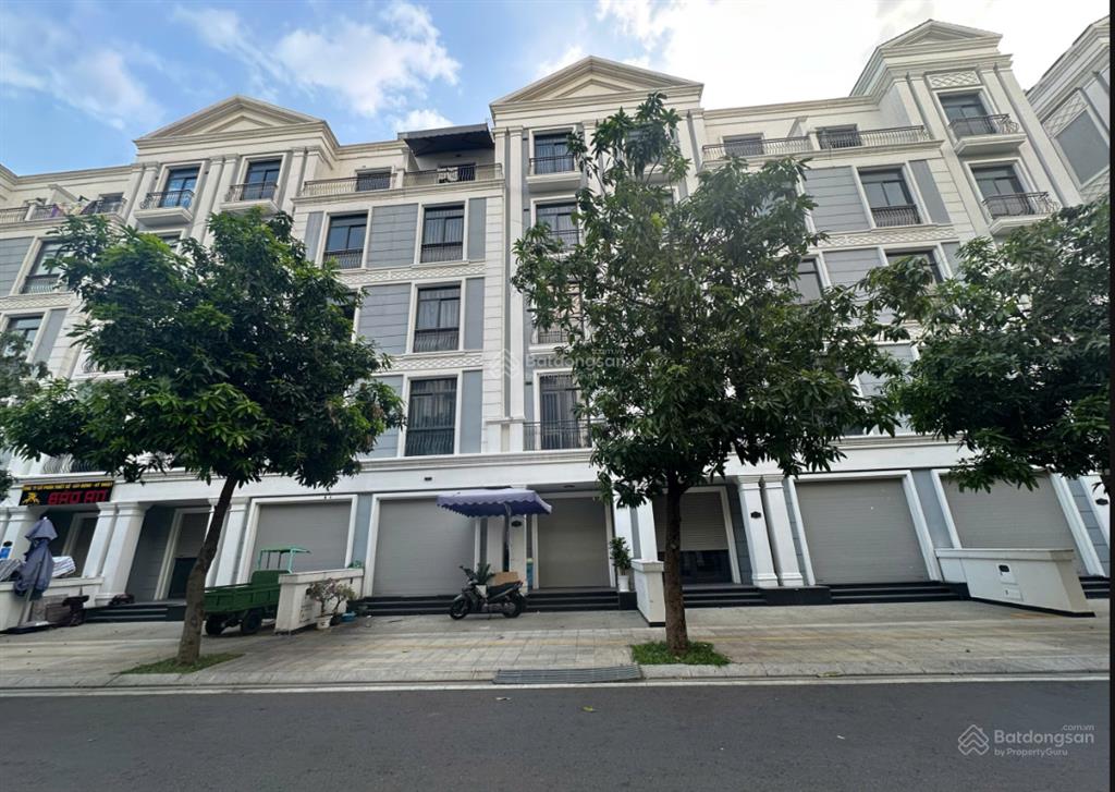 Bán nhà phố 126m2 giá tốt, đường t4  manhattan vinhomes grand park, ngay kề vinschool. có hdt