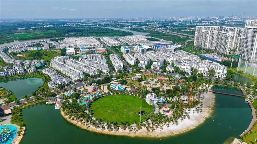 Top giá tốt toàn khu chính chủ cần bán gấp căn nhà phố vinhomes grand park khu the manhattan