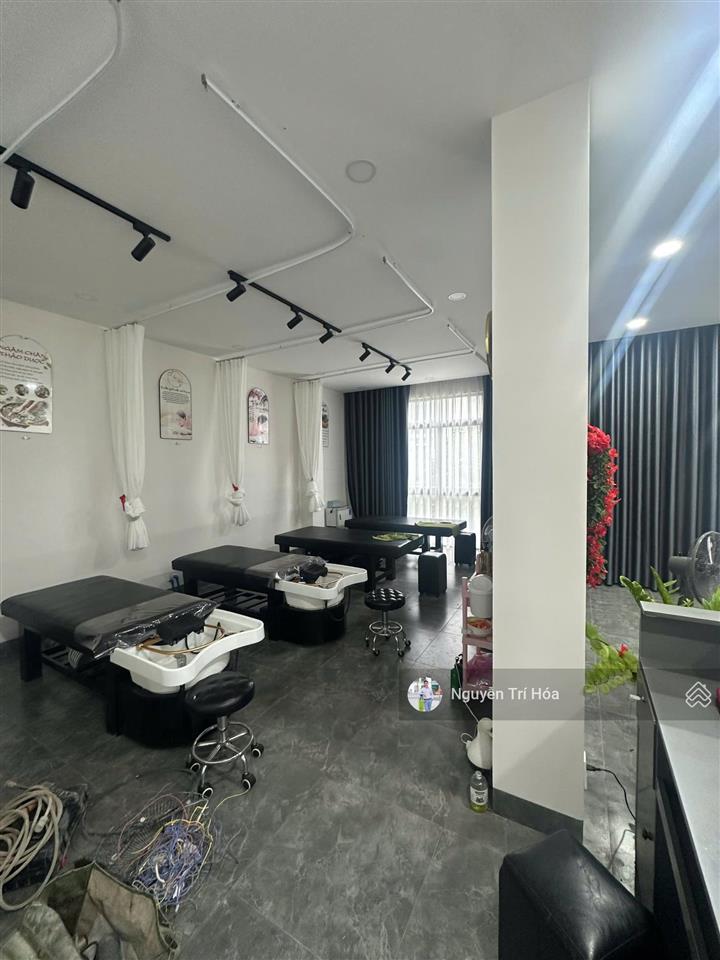 Bán nhà phố vinhomes quận 9 hoàn thiện, sẵn sổ không vay, sẵn dòng tiền thuê 50tr/tháng