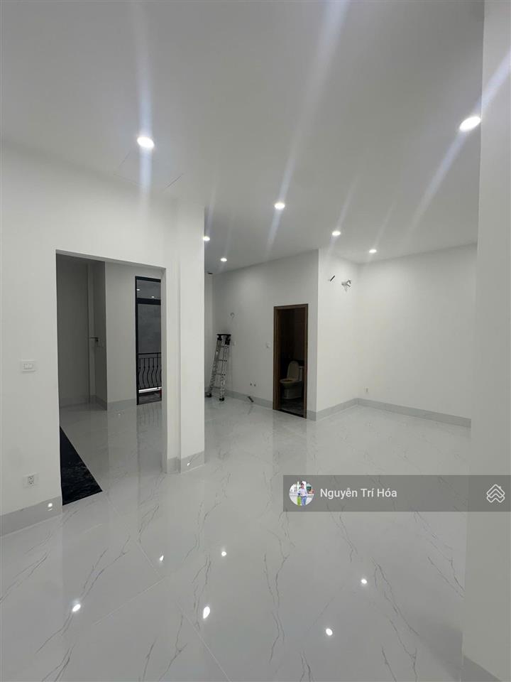Bán nhà phố vinhomes quận 9 hoàn thiện, sẵn sổ không vay, sẵn dòng tiền thuê 50tr/tháng