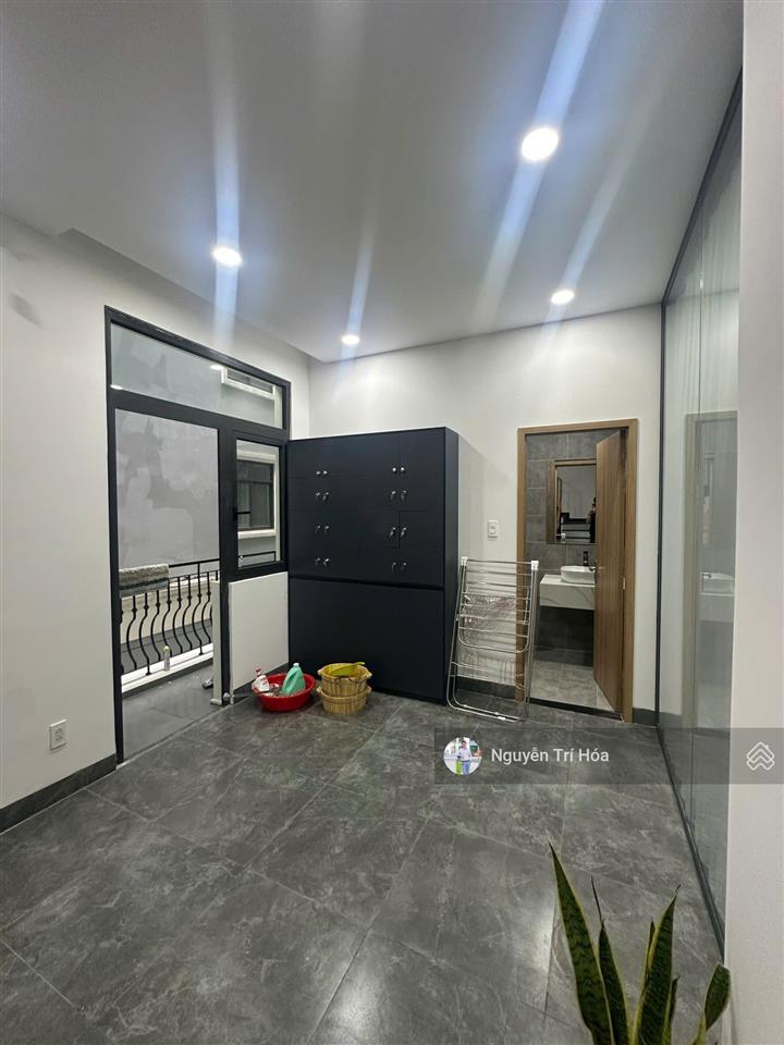 Bán nhà phố vinhomes quận 9 hoàn thiện, sẵn sổ không vay, sẵn dòng tiền thuê 50tr/tháng