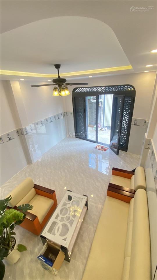 Bà hom quận 6 gần vòng xoay phú lâm. 2mt hẻm trước sau 43m2 2 tầng nhà đẹp keng vào ở ngay. chỉ 5đ4