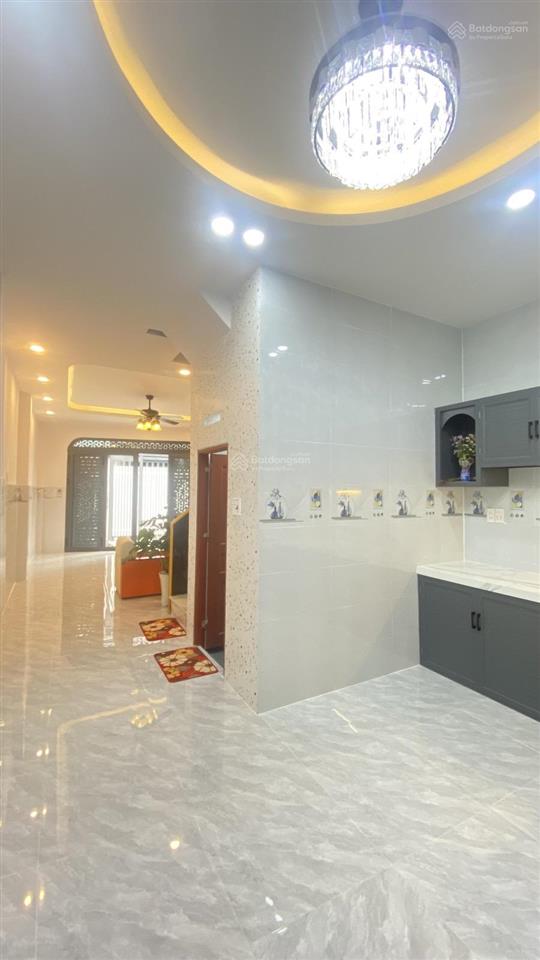 Bà hom quận 6 gần vòng xoay phú lâm. 2mt hẻm trước sau 43m2 2 tầng nhà đẹp keng vào ở ngay. chỉ 5đ4