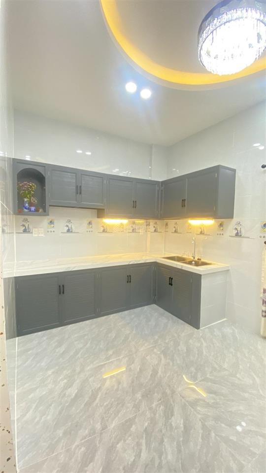Bà hom quận 6 gần vòng xoay phú lâm. 2mt hẻm trước sau 43m2 2 tầng nhà đẹp keng vào ở ngay. chỉ 5đ4