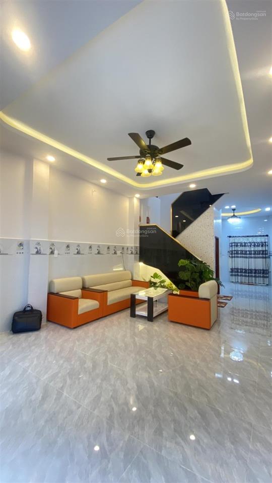 Bà hom quận 6 gần vòng xoay phú lâm. 2mt hẻm trước sau 43m2 2 tầng nhà đẹp keng vào ở ngay. chỉ 5đ4