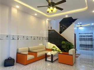 Bà hom quận 6 gần vòng xoay phú lâm. 2mt hẻm trước sau 43m2 2 tầng nhà đẹp keng vào ở ngay. chỉ 5đ4