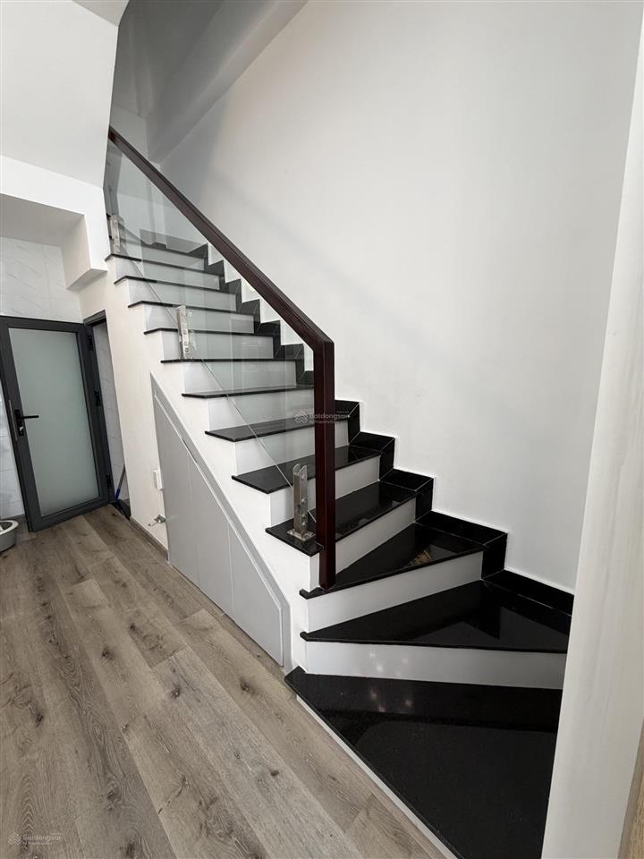 Bà hom q6 1sẹc ngang4.6 35m2 4tầng full nội thất chỉ 5t79 còn tl.