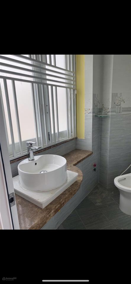 Mặt tiền đường nguyễn văn đậu  trệt 5 lầu  thang máy  hđt 40tr/tháng  giá
