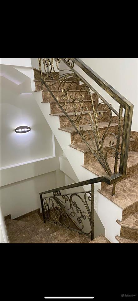 Mặt tiền đường nguyễn văn đậu  trệt 5 lầu  thang máy  hđt 40tr/tháng  giá