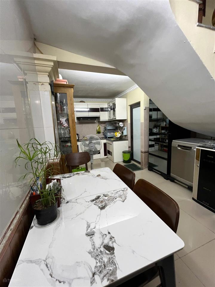 Chính chủ gửi bán phố văn cao  mấy bước chân ra đến phố tây