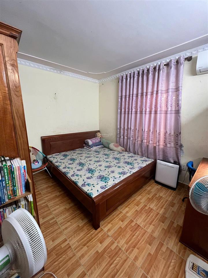 Chính chủ gửi bán phố văn cao  mấy bước chân ra đến phố tây