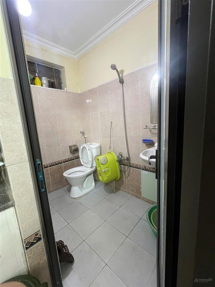 Chính chủ gửi bán phố văn cao  mấy bước chân ra đến phố tây