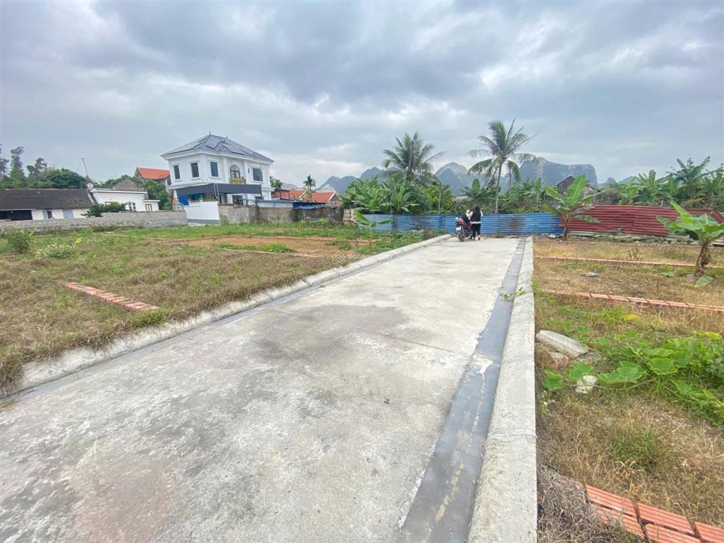 Lô bên cạnh đang chào bán 480tr. em chỉ bán 380tr thì mọi người có mua không???