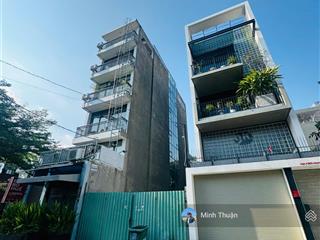 Còn sót lại 1 lô đất đẹp ngay quốc hương  250m2  xd hầm 6 tầng  giá chỉ 40 tỷ