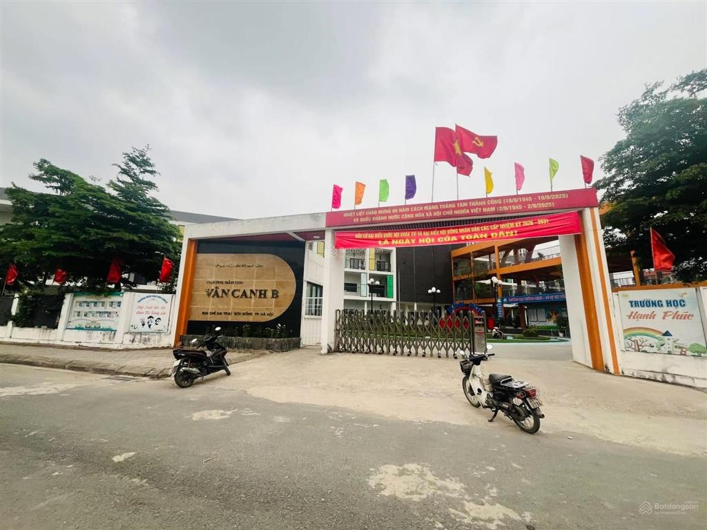 Bán nhà khu đất dịch vụ 25.2 ha vân canh phân lô vỉa hè ô tô tránh thang máy 70m giá 16 tỷ