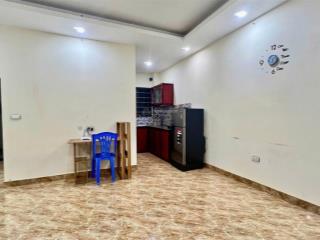 Pass phòng 1n1k ở gần nguyễn khánh toàn có máy giặt riêng, ba gác đỗ cửa