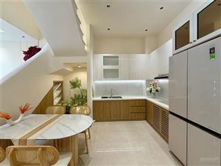 Cần bán gấp nhà 2 mặt hẻm xe hơi thông trần văn quang, p.10, tân bình