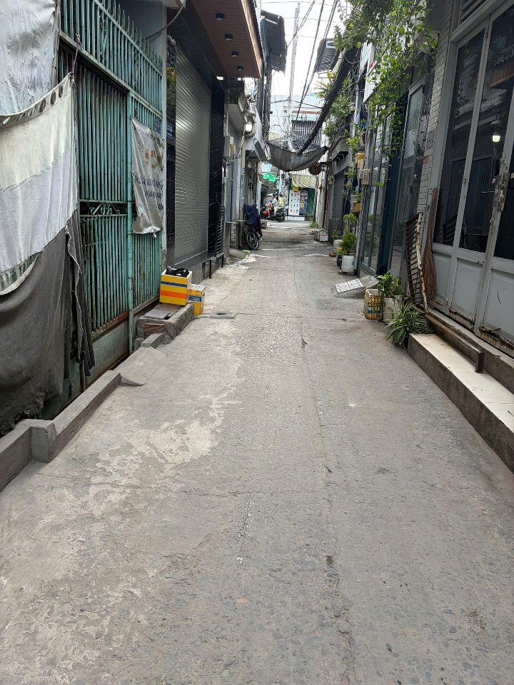 BÁN NHÀ 237/33/10 PHẠM VĂN CHIÊU, GÒ VẤP. HẺM THÔNG 3M, SHR, 3,7 TỶ. LH:0983552799.