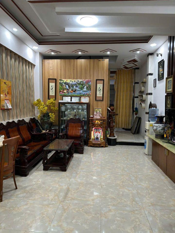 NHÀ VỊ TRÍ ĐẸP NGAY TRUNG TÂM THỊ TRẤN NHÀ BÈ, (95.7M2) CHỈ 7.45 TỶ. LH;0903442958.