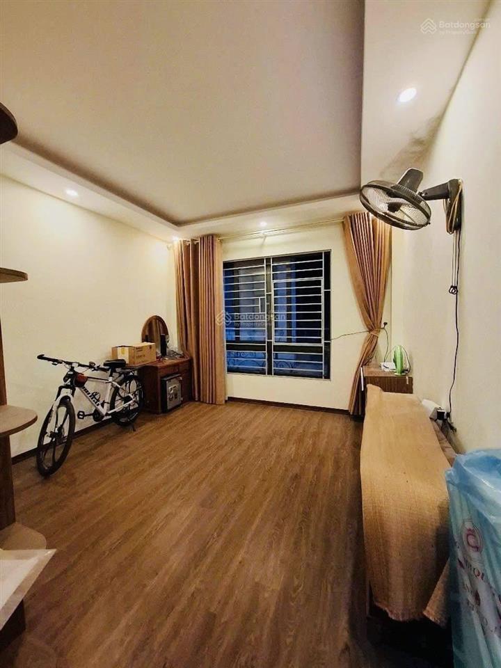 Giá sốc 7.6 tỷ nhà mặt ngõ, thông vòng quanh ,nhà dân xây 4t dt 33m2, mt 3,5m