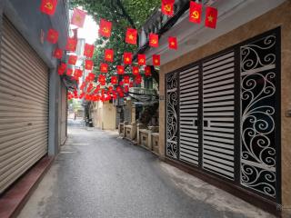 8.7 tỷ ! ô tô qua cửa , ngõ thông tứ phía , 39m2*6t thang máy, view hồ định công