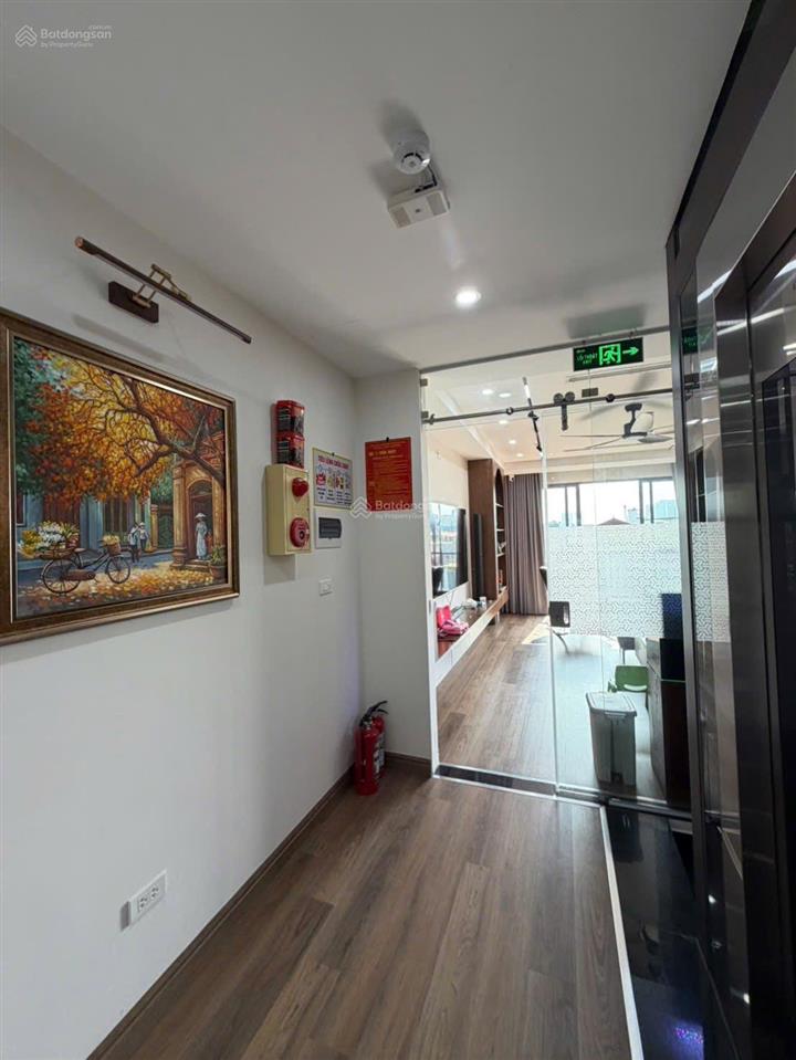 Giảm 300tr còn 7.99 tỷ lô góc 3 gác tránh nửa phút ra vành đai 2.5 5t* 32m2 mt 3.8m nhà mới keng