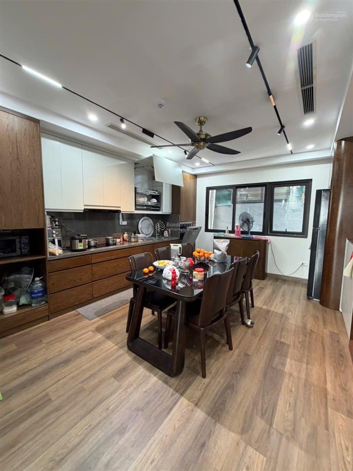 Giảm 300tr còn 7.99 tỷ lô góc 3 gác tránh nửa phút ra vành đai 2.5 5t* 32m2 mt 3.8m nhà mới keng