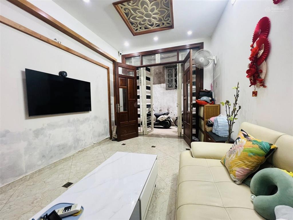 6.9 tỷ mặt ngõ 3 gác nhà 5 tầng dân xây, nửa phút ra mặt phố trần hòa dt 32m2 mt 3.2m