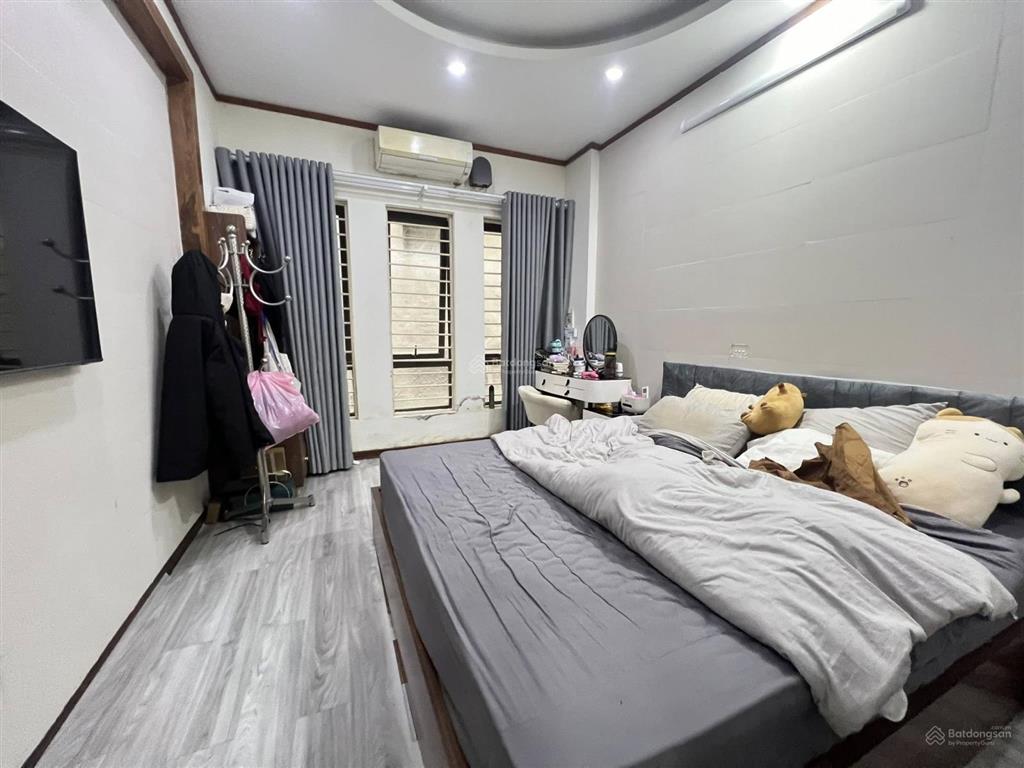 6.9 tỷ mặt ngõ 3 gác nhà 5 tầng dân xây, nửa phút ra mặt phố trần hòa dt 32m2 mt 3.2m