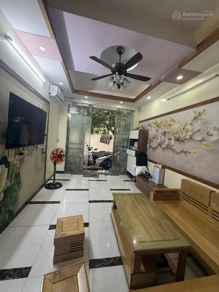 Ngõ ô tô thông tứ phía 5 tầng * dt 39m2 mt 3.3m kd đỉnh chào 9.5 tỷ