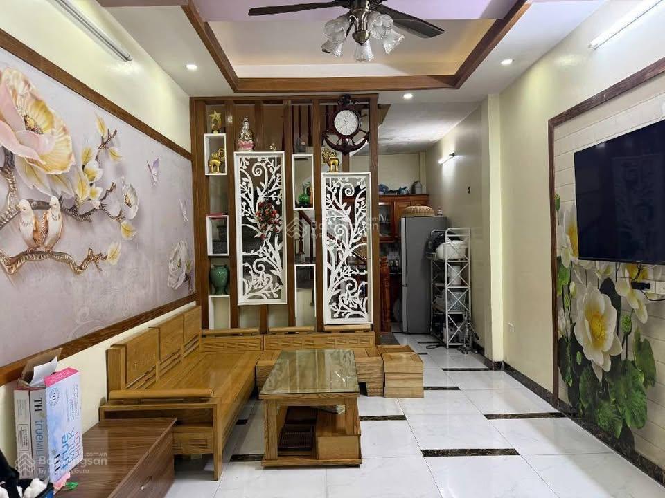 Ngõ ô tô thông tứ phía 5 tầng * dt 39m2 mt 3.3m kd đỉnh chào 9.5 tỷ