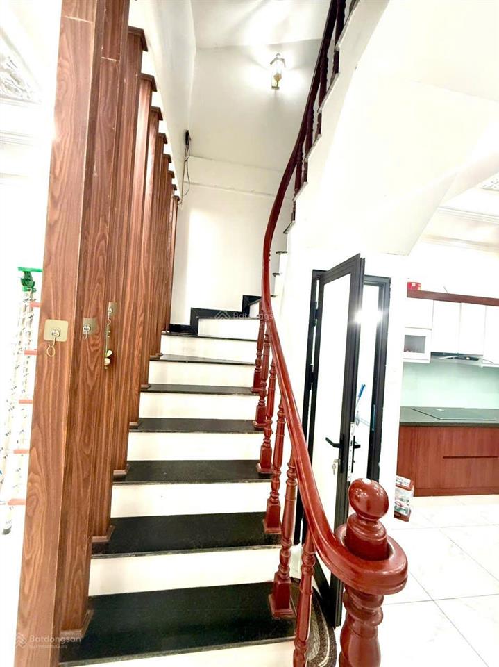 (siêu rẻ) 14tr/tháng nhà riêng định công thượng, vài bước ra ô tô
