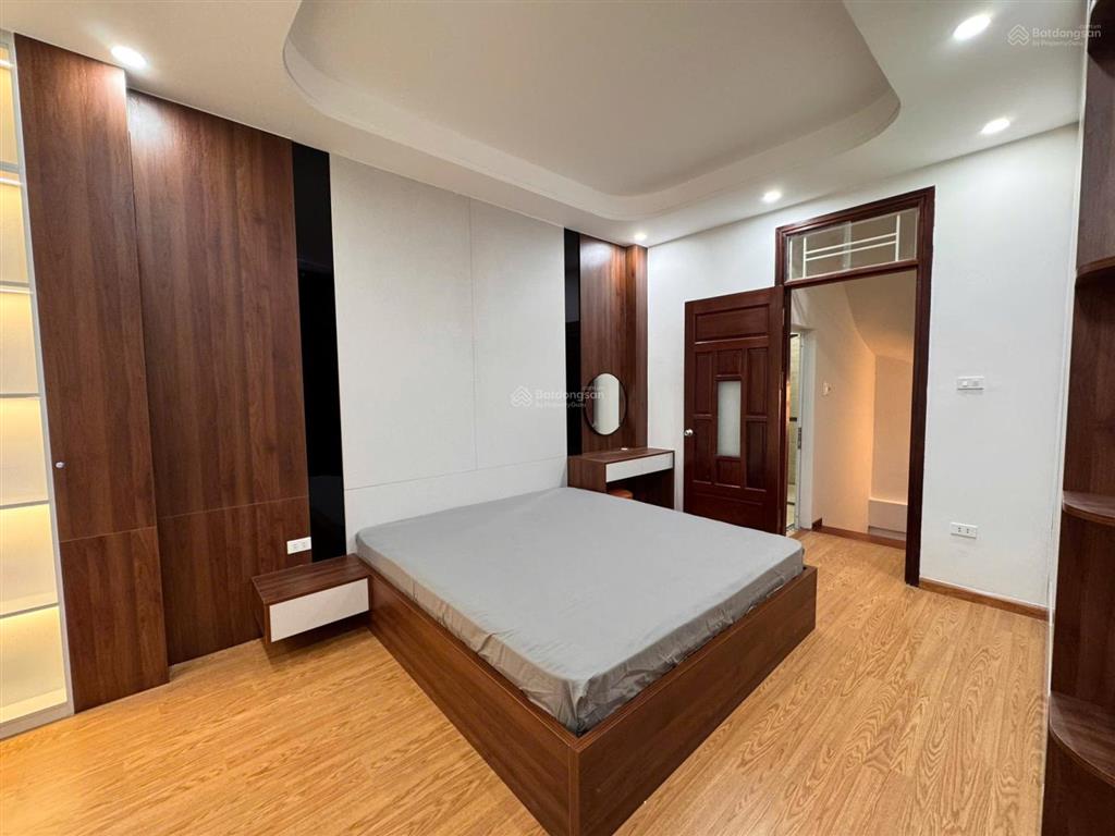 (hiếm chưa đến 6 tỷ) phân lô vài bước ra đường ô tô dt 26m2 * 6 tầng mt 3.3m