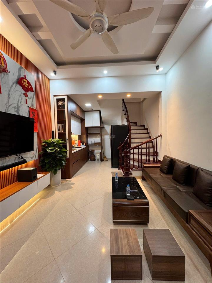 (hiếm chưa đến 6 tỷ) phân lô vài bước ra đường ô tô dt 26m2 * 6 tầng mt 3.3m