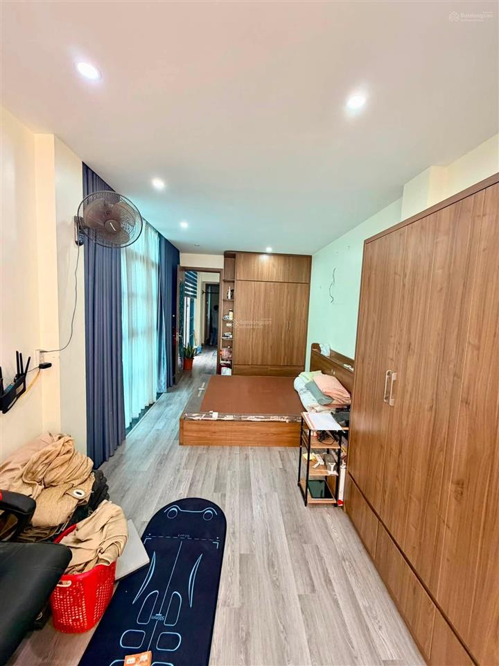 5,6 tỷ sập giá ngõ thông nửa phút ra phố nhà mới keng 28m2 * 4t mt 3m