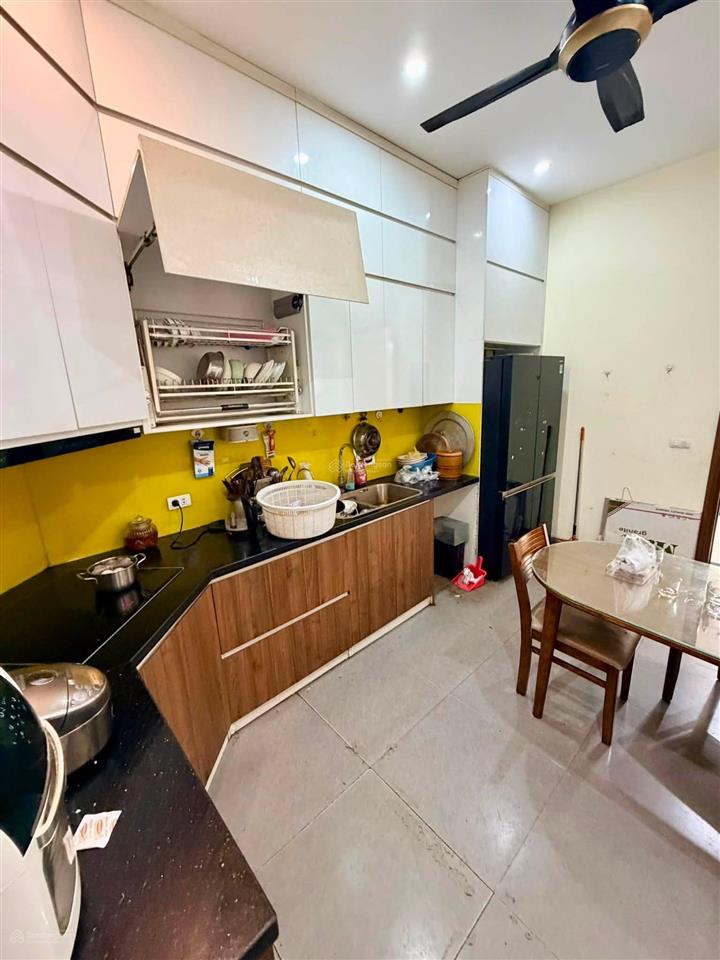 5,6 tỷ sập giá ngõ thông nửa phút ra phố nhà mới keng 28m2 * 4t mt 3m